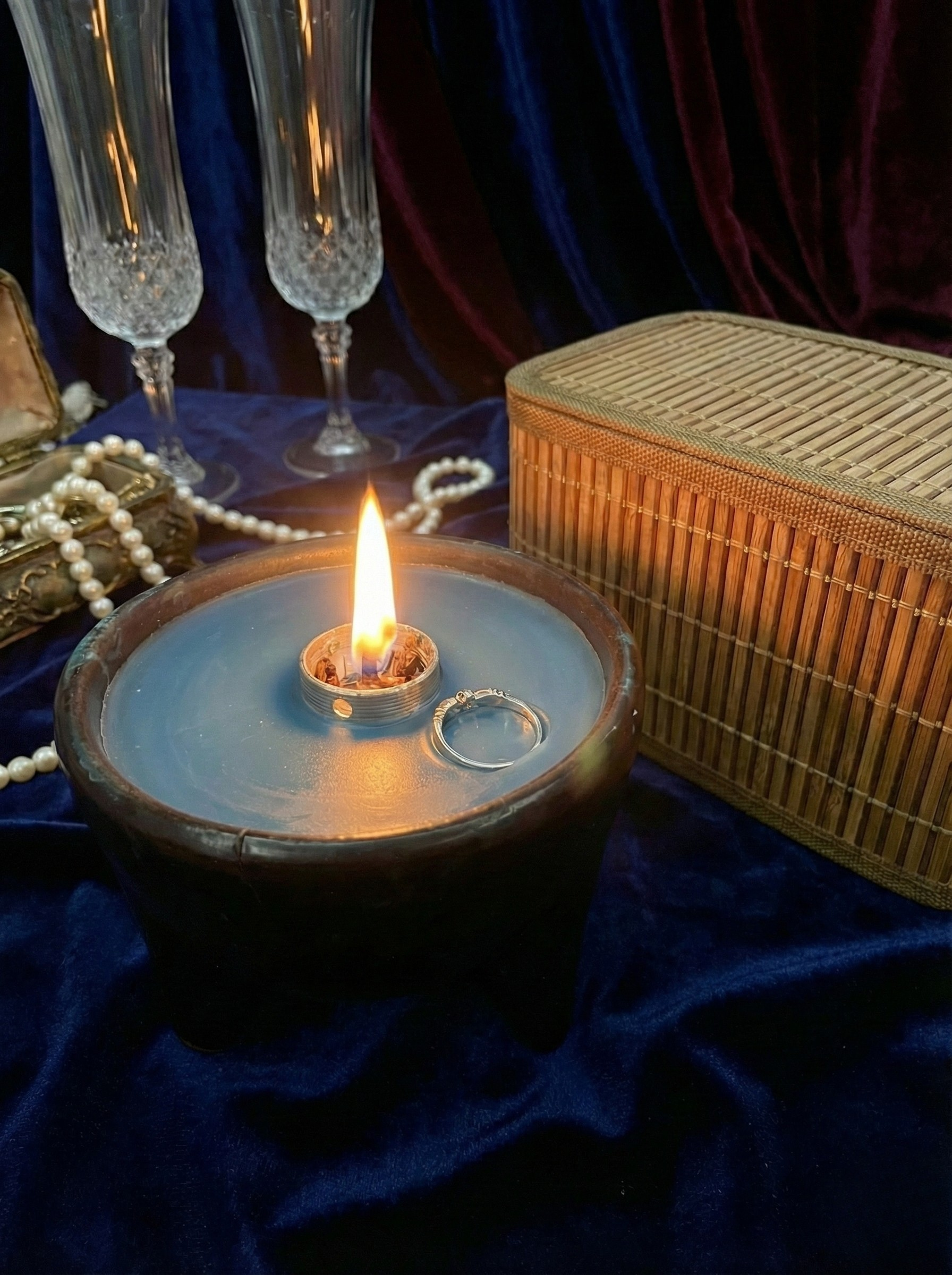 Midnight Ritual | Outdoor & Indoor El Yapımı Seramik Mum