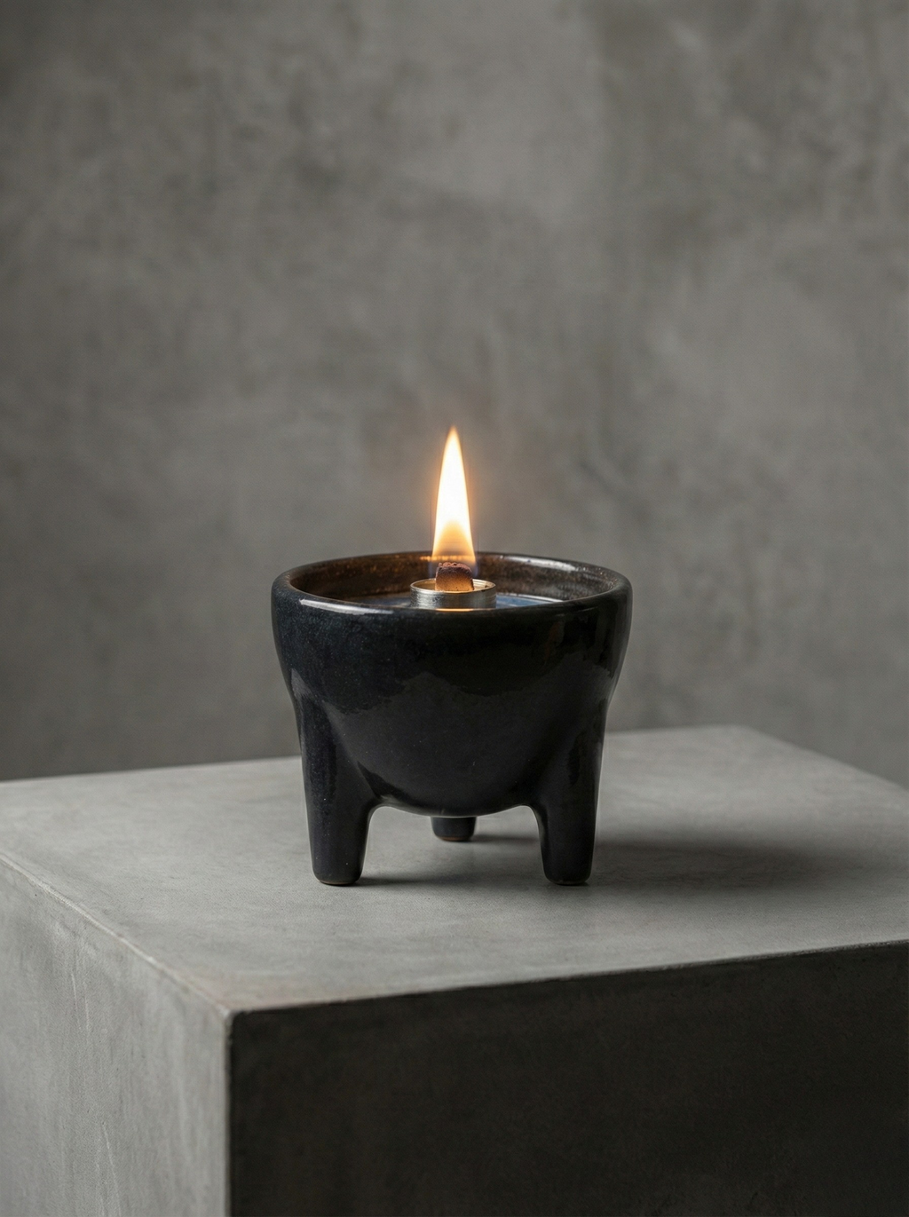 Midnight Ritual | Outdoor & Indoor El Yapımı Seramik Mum